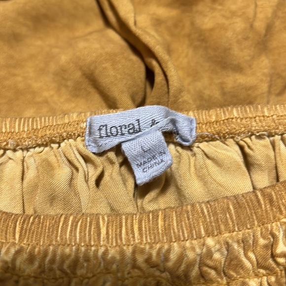 Floral & Ivy Mustard Top - Picture 5 of 6